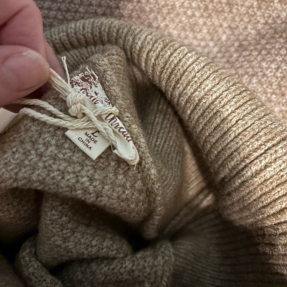 NWT Hem & Thread Fringe V-Paneled Turtleneck Sweater - Taupe Large - Picture 6 of 8